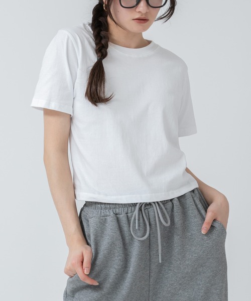 HEILIS(ヘイリス)の「バリエーションカラーコンパクトコットンTシャツ/半袖 コンパクト クロップド 短丈 黒 白 白T 春服 インナー 夏服 クルーネック ピンク イエロー バターイエロー ブラウン レッド 赤 ノームコア 韓国(Tシャツ/カットソー・レディース・レッド/ピンク/ブラウン/ホワイト/イエロー/ブラック・FREE)」の2枚目の写真