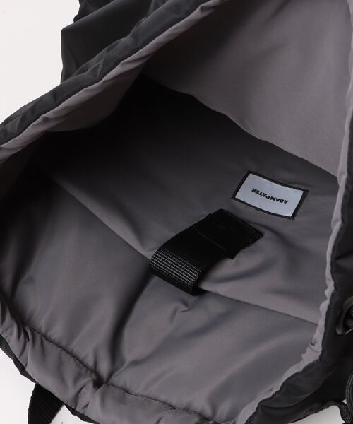 ADAM PATEK（アダムパテック）の「ADAM PATEK Double pockets drawstring backpack（バックパック/リュック・メンズ・ブラック・FREE）」の4枚目の写真