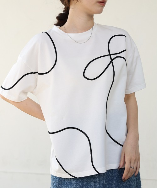 Bab(バブ)の「コード刺繍使いTシャツ(Tシャツ/カットソー・レディース・グリーン/オフホワイト/チャコールグレー・FREE)」の2枚目の写真