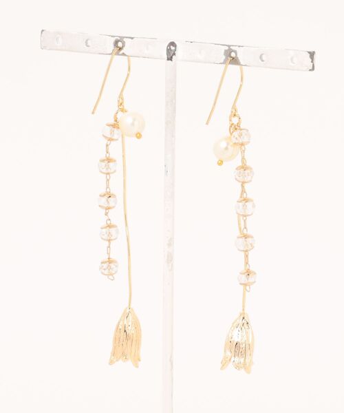 tone（トーン）の「【Astyle】ヴィンテージパール×鈴蘭ステンレスピアス(MA)（ピアス（両耳用）・レディース・ゴールド・FREE）」の2枚目の写真