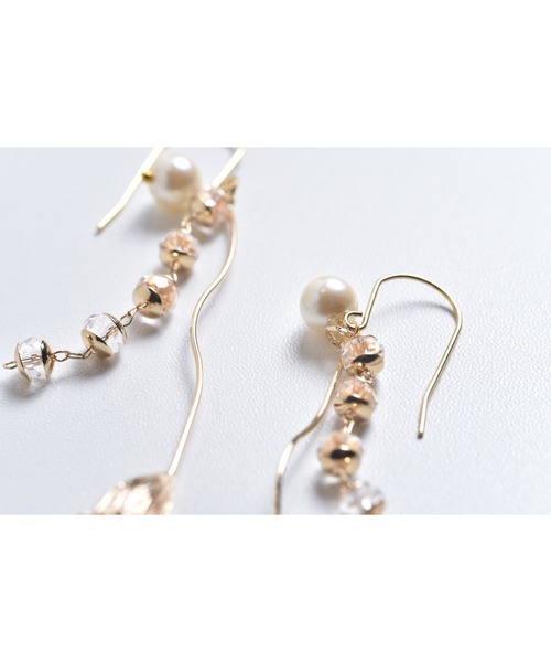 tone（トーン）の「【Astyle】ヴィンテージパール×鈴蘭ステンレスピアス(MA)（ピアス（両耳用）・レディース・ゴールド・FREE）」の3枚目の写真