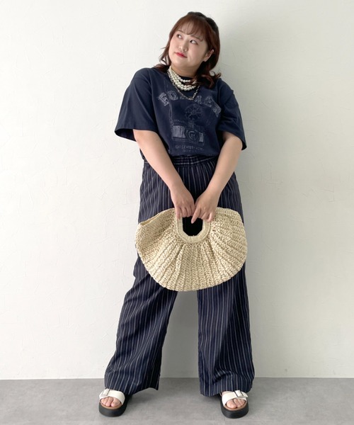 CHIC STYLE(シックスタイル)の「綿100%ピグメント染グラフィックプリントTシャツ<大きいサイズ有>シックスタイル(Tシャツ/カットソー・レディース・ネイビー/スミクロ・M/L/LL/3L/4L/5L)」の22枚目の写真