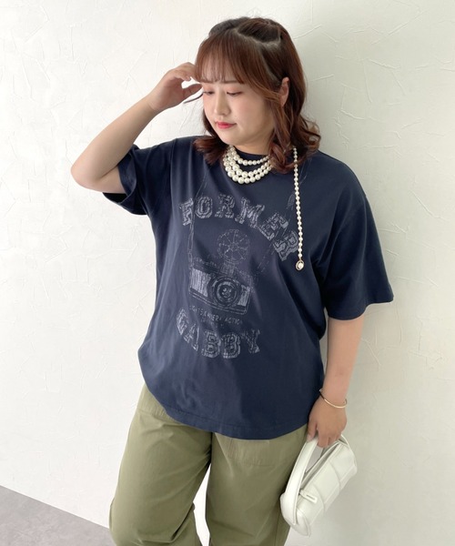 CHIC STYLE(シックスタイル)の「綿100%ピグメント染グラフィックプリントTシャツ<大きいサイズ有>シックスタイル(Tシャツ/カットソー・レディース・ネイビー/スミクロ・M/L/LL/3L/4L/5L)」の8枚目の写真