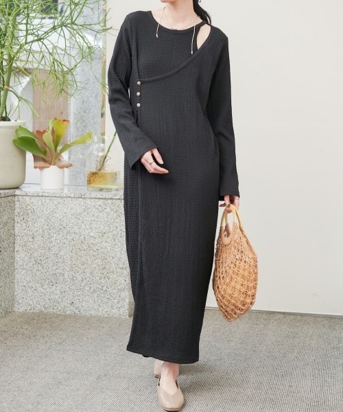 Bab（バブ）の「【低身長さん向けサイズあり】レイヤードデザインカットワンピース（ワンピース・レディース・ホワイト系その他/ブラック・MEDIUM/SMALL）」の2枚目の写真