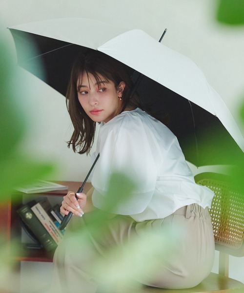 macocca（マコッカ）の「完全遮光 UVカット率100% 晴雨兼用 軽量スリム ジャンプ傘 makez. マケズ 無地 親骨58cm（長傘・レディース・ブラウン/モカ/アイボリー/グレイッシュベージュ・FREE）」の5枚目の写真