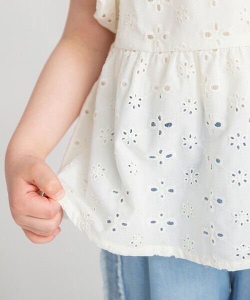 BRANSHES(ブランシェス)の「【おそろい】スカラップレースティアードチュニック(シャツ/ブラウス・キッズ・オレンジ/アイボリー・100/90/120/130/150/140/110)」の8枚目の写真