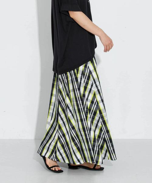 URBAN RESEARCH Sonny Label(アーバンリサーチサニーレーベル)の「マルチチェックカラースカート(スカート・レディース・ネイビー/ブラウン/ブラック・FREE)」の19枚目の写真