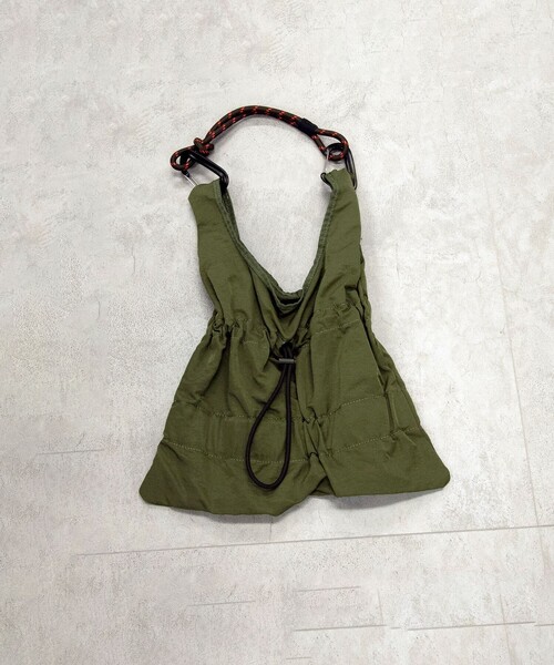 coen（コーエン）の「2WAYパラコードギャザーハンドバッグ（S）（ハンドバッグ・レディース・ブラック/ベージュ/レッド/オリーブ/その他1・FREE）」の4枚目の写真