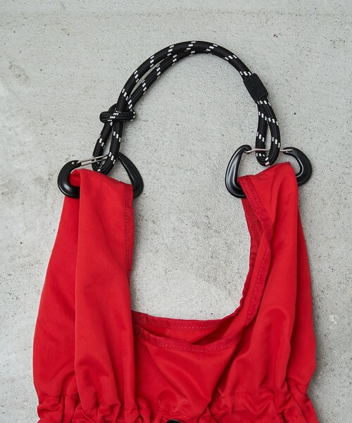 coen（コーエン）の「2WAYパラコードギャザーハンドバッグ（S）（ハンドバッグ・レディース・ブラック/ベージュ/レッド/オリーブ/その他1・FREE）」の13枚目の写真