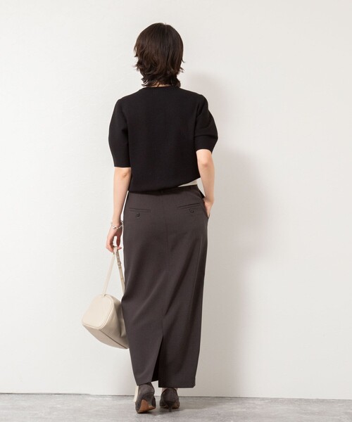 NOLLEY’S Sophi（ノーリーズソフィ）の「《手洗い可能》チュールフラワー付きフォルムプルオーバーニット（ニット/セーター・レディース・ブラック/ホワイト・38）」の4枚目の写真