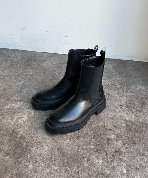 DouDou(ドゥドゥ)の「サイドゴアタンクショートブーツ(ブーツ・レディース・ブラック・MEDIUM/SMALL/LARGE)」の3枚目の写真