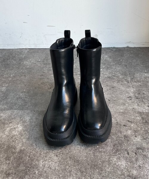 DouDou(ドゥドゥ)の「サイドゴアタンクショートブーツ(ブーツ・レディース・ブラック・MEDIUM/SMALL/LARGE)」の4枚目の写真