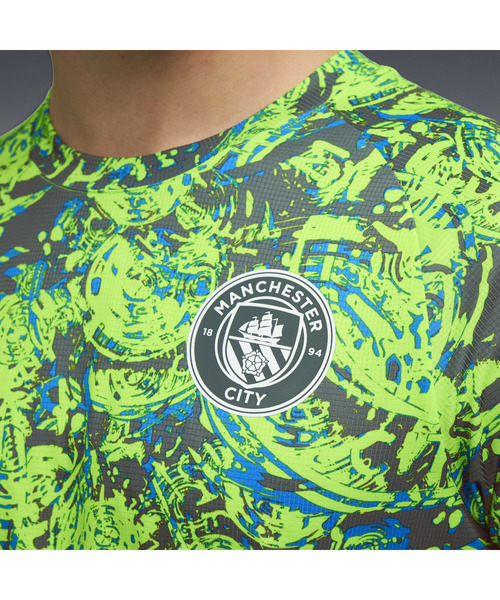PUMA（プーマ）の「PUMA プーマ メンズ 2025-26 マンチェスターシティ FC プレマッチ 半袖 シャツ（Tシャツ/カットソー・メンズ・ブラック/グリーン系その他/グリーン系その他6・X-LARGE/X-SMALL/LARGE/MEDIUM/SMALL）」の13枚目の写真
