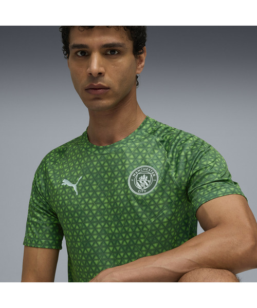 PUMA（プーマ）の「PUMA プーマ メンズ 2025-26 マンチェスターシティ FC プレマッチ 半袖 シャツ（Tシャツ/カットソー・メンズ・ブラック/グリーン系その他/グリーン系その他6・X-LARGE/X-SMALL/LARGE/MEDIUM/SMALL）」の22枚目の写真