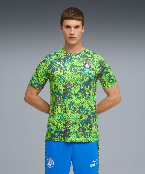 PUMA（プーマ）の「PUMA プーマ メンズ 2025-26 マンチェスターシティ FC プレマッチ 半袖 シャツ（Tシャツ/カットソー・メンズ・ブラック/グリーン系その他/グリーン系その他6・X-LARGE/X-SMALL/LARGE/MEDIUM/SMALL）」の3枚目の写真