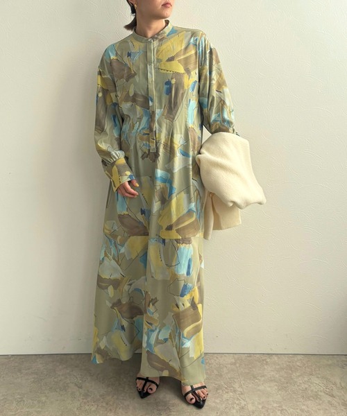 LHELBIE（レルビエ）の「ラフペイントワンピース（ワンピース・レディース・グレイッシュベージュ/ブラック/イエロー・M）」の4枚目の写真