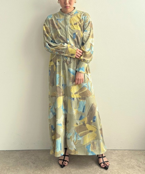 LHELBIE（レルビエ）の「ラフペイントワンピース（ワンピース・レディース・グレイッシュベージュ/ブラック/イエロー・M）」の5枚目の写真