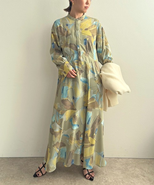 LHELBIE（レルビエ）の「ラフペイントワンピース（ワンピース・レディース・グレイッシュベージュ/ブラック/イエロー・M）」の8枚目の写真