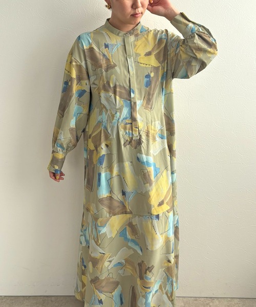 LHELBIE（レルビエ）の「ラフペイントワンピース（ワンピース・レディース・グレイッシュベージュ/ブラック/イエロー・M）」の11枚目の写真