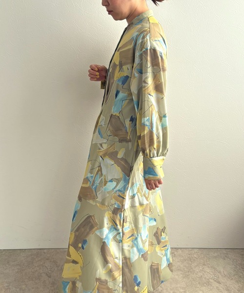 LHELBIE（レルビエ）の「ラフペイントワンピース（ワンピース・レディース・グレイッシュベージュ/ブラック/イエロー・M）」の14枚目の写真