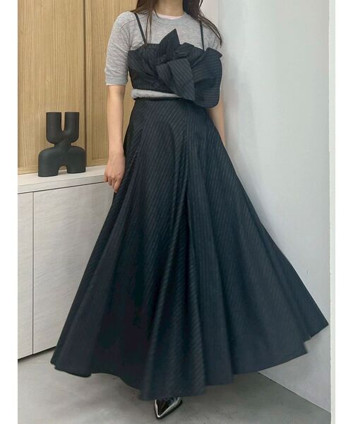 OUNNOUN（オウンノウン）の「【OUNNOUN】サーキュラーフレアボリュームスカート（スカート・レディース・ラベンダー/チャコールグレー/ブラウン・MEDIUM/SMALL）」の2枚目の写真