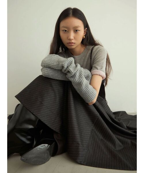 OUNNOUN（オウンノウン）の「【OUNNOUN】サーキュラーフレアボリュームスカート（スカート・レディース・ラベンダー/チャコールグレー/ブラウン・MEDIUM/SMALL）」の5枚目の写真