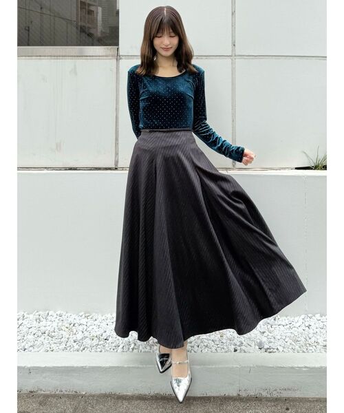 OUNNOUN（オウンノウン）の「【OUNNOUN】サーキュラーフレアボリュームスカート（スカート・レディース・ラベンダー/チャコールグレー/ブラウン・MEDIUM/SMALL）」の7枚目の写真