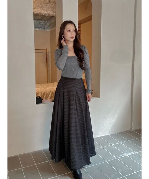 OUNNOUN（オウンノウン）の「【OUNNOUN】サーキュラーフレアボリュームスカート（スカート・レディース・ラベンダー/チャコールグレー/ブラウン・MEDIUM/SMALL）」の22枚目の写真