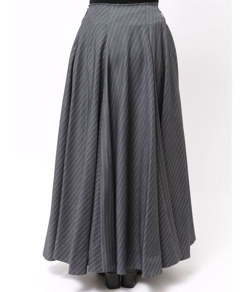 OUNNOUN（オウンノウン）の「【OUNNOUN】サーキュラーフレアボリュームスカート（スカート・レディース・ラベンダー/チャコールグレー/ブラウン・MEDIUM/SMALL）」の19枚目の写真