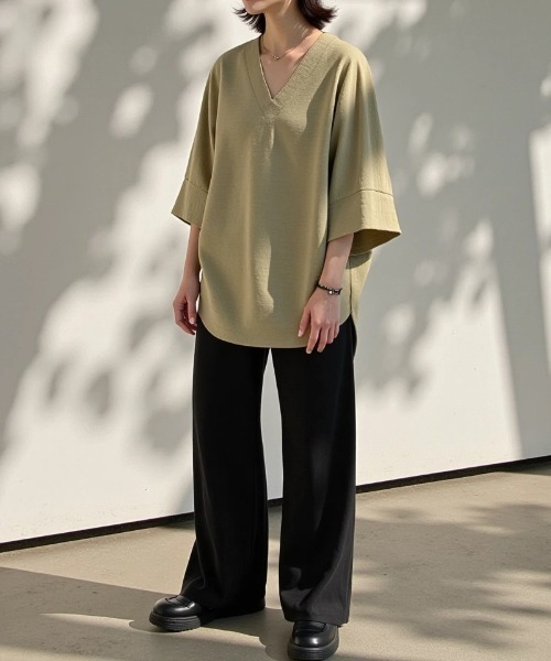 cammie(キャミー)の「キーネックドルマンスリーブシャツ(シャツ/ブラウス・レディース・ブラック/カーキ/ベージュ/ホワイト・FREE)」の21枚目の写真