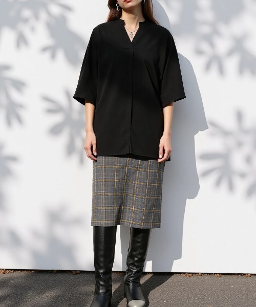 cammie(キャミー)の「キーネックドルマンスリーブシャツ(シャツ/ブラウス・レディース・ブラック/カーキ/ベージュ/ホワイト・FREE)」の13枚目の写真