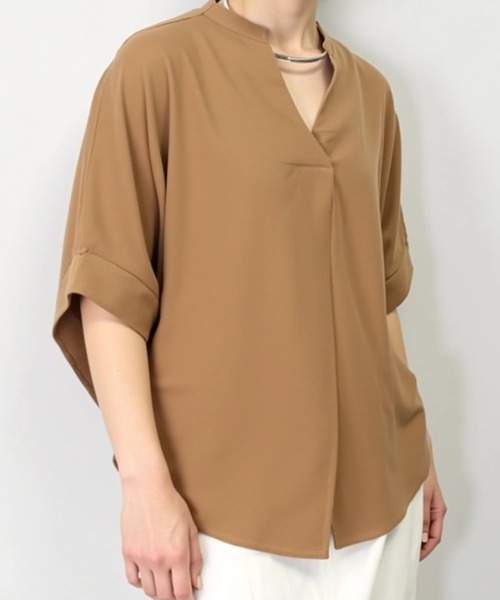 cammie(キャミー)の「キーネックドルマンスリーブシャツ(シャツ/ブラウス・レディース・ブラック/カーキ/ベージュ/ホワイト・FREE)」の14枚目の写真