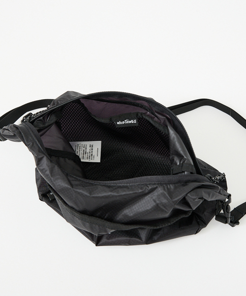 WILD THINGS（ワイルドシングス）の「【WILD THINGS/ワイルドシングス】2WAYナイロンショルダーL/BAG/ユニセックス【WEB限定】（ショルダーバッグ・メンズ・ブラック/グリーン/パープル/ブルー・フリー）」の11枚目の写真