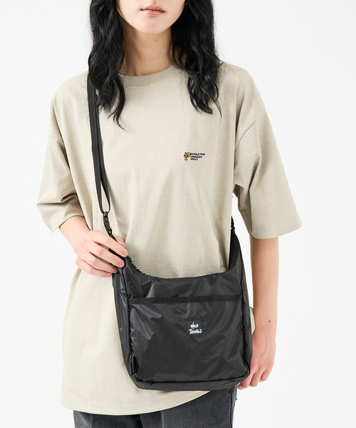 WILD THINGS（ワイルドシングス）の「【WILD THINGS/ワイルドシングス】2WAYナイロンショルダーL/BAG/ユニセックス【WEB限定】（ショルダーバッグ・メンズ・ブラック/グリーン/パープル/ブルー・フリー）」の13枚目の写真