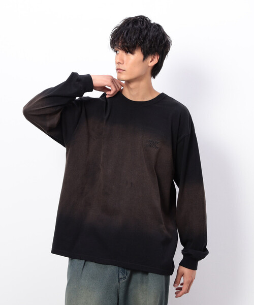 Purple&Yellow(パープルアンドイエロー)の「スプレー加工×ロゴ刺繍長袖Tシャツ(Tシャツ/カットソー・メンズ・ブラック/サックスブルー/ブラウン・SMALL/MEDIUM/LARGE)」の4枚目の写真