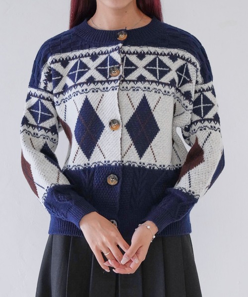 Uenui(ウニュイ)の「【 cunii 】 nordic knit cardigan(カーディガン/ボレロ・レディース・ベージュ系/ネイビー・FREE)」の2枚目の写真
