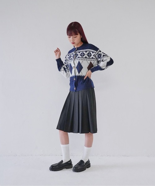 Uenui(ウニュイ)の「【 cunii 】 nordic knit cardigan(カーディガン/ボレロ・レディース・ベージュ系/ネイビー・FREE)」の4枚目の写真
