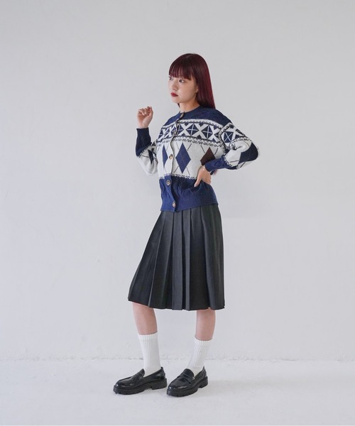 Uenui(ウニュイ)の「【 cunii 】 nordic knit cardigan(カーディガン/ボレロ・レディース・ベージュ系/ネイビー・FREE)」の6枚目の写真