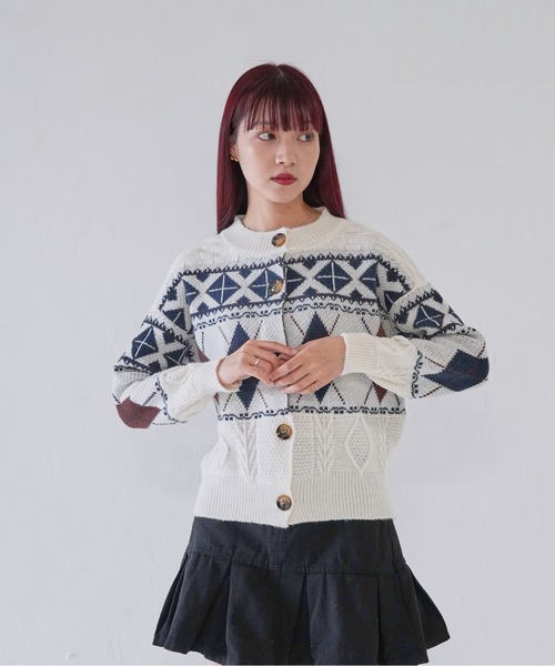 Uenui(ウニュイ)の「【 cunii 】 nordic knit cardigan(カーディガン/ボレロ・レディース・ベージュ系/ネイビー・FREE)」の16枚目の写真