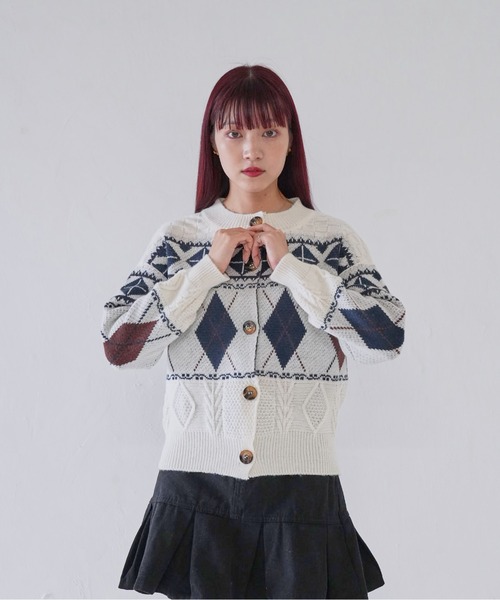Uenui(ウニュイ)の「【 cunii 】 nordic knit cardigan(カーディガン/ボレロ・レディース・ベージュ系/ネイビー・FREE)」の17枚目の写真