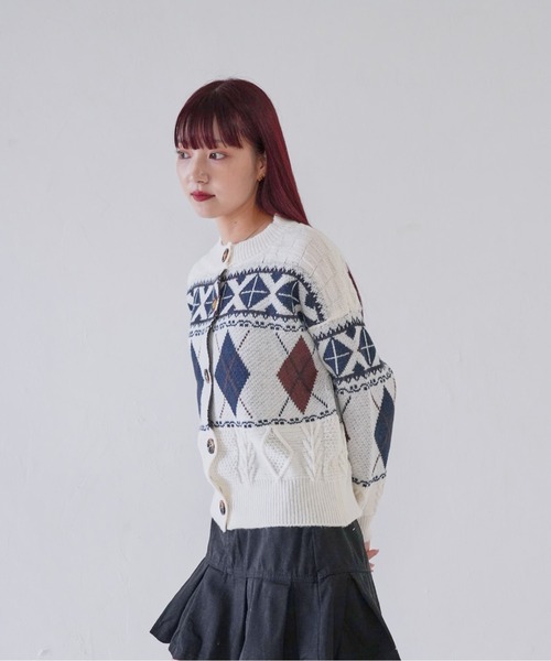 Uenui(ウニュイ)の「【 cunii 】 nordic knit cardigan(カーディガン/ボレロ・レディース・ベージュ系/ネイビー・FREE)」の18枚目の写真