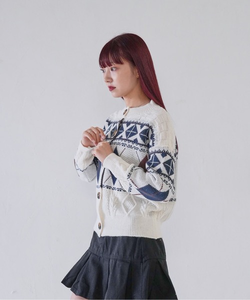 Uenui(ウニュイ)の「【 cunii 】 nordic knit cardigan(カーディガン/ボレロ・レディース・ベージュ系/ネイビー・FREE)」の20枚目の写真