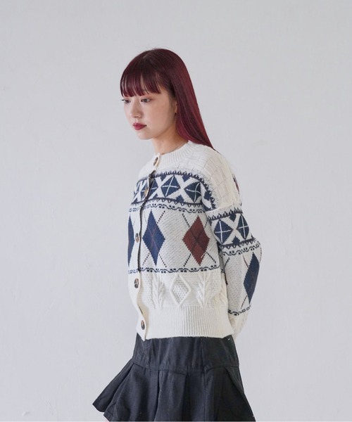 Uenui(ウニュイ)の「【 cunii 】 nordic knit cardigan(カーディガン/ボレロ・レディース・ベージュ系/ネイビー・FREE)」の21枚目の写真