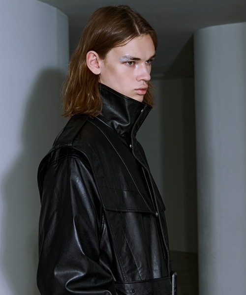 Ellno Loset（エルノロゼット）の「ハイネック合皮ロングコート（トレンチコート・メンズ・ブラック・SMALL/MEDIUM/LARGE）」の18枚目の写真