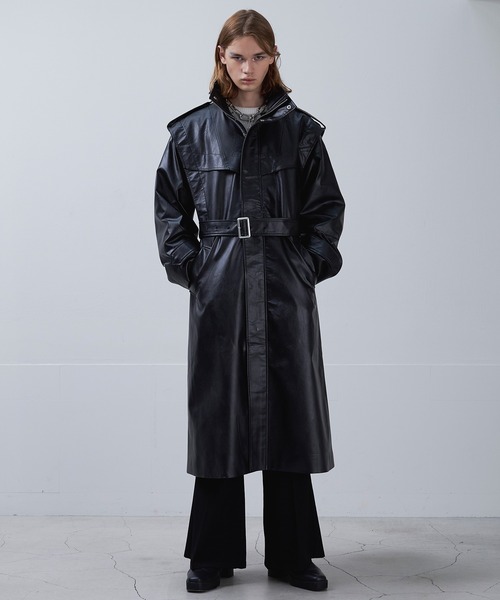 Ellno Loset（エルノロゼット）の「ハイネック合皮ロングコート（トレンチコート・メンズ・ブラック・SMALL/MEDIUM/LARGE）」の2枚目の写真