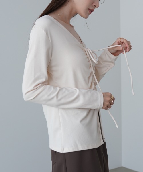 Bab(バブ)の「センターシャーリングカットソー(Tシャツ/カットソー・レディース・チャコールグレー/ブラック/アイボリー・FREE)」の19枚目の写真