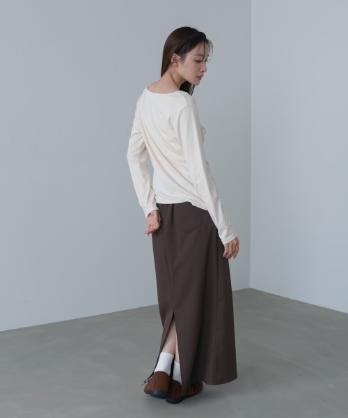 Bab(バブ)の「センターシャーリングカットソー(Tシャツ/カットソー・レディース・チャコールグレー/ブラック/アイボリー・FREE)」の4枚目の写真