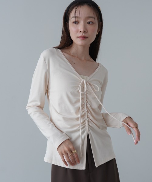 Bab(バブ)の「センターシャーリングカットソー(Tシャツ/カットソー・レディース・チャコールグレー/ブラック/アイボリー・FREE)」の7枚目の写真