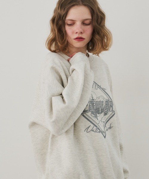 Unitage（ユニテージ）の「カレッジロゴ裏起毛スウェット（スウェット・レディース・ブラウン/ライトグレー/レッド・FREE）」の10枚目の写真