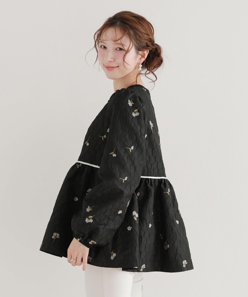 Fit more（フィットモア）の「フラワージャガードペプラムトップス（その他トップス・レディース・アイボリー/ブラック/ネイビー・FREE）」の19枚目の写真